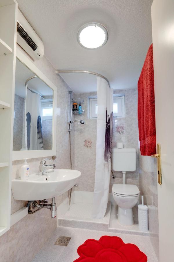 Apartma Valentina Apartment Pobegi Exterior photo